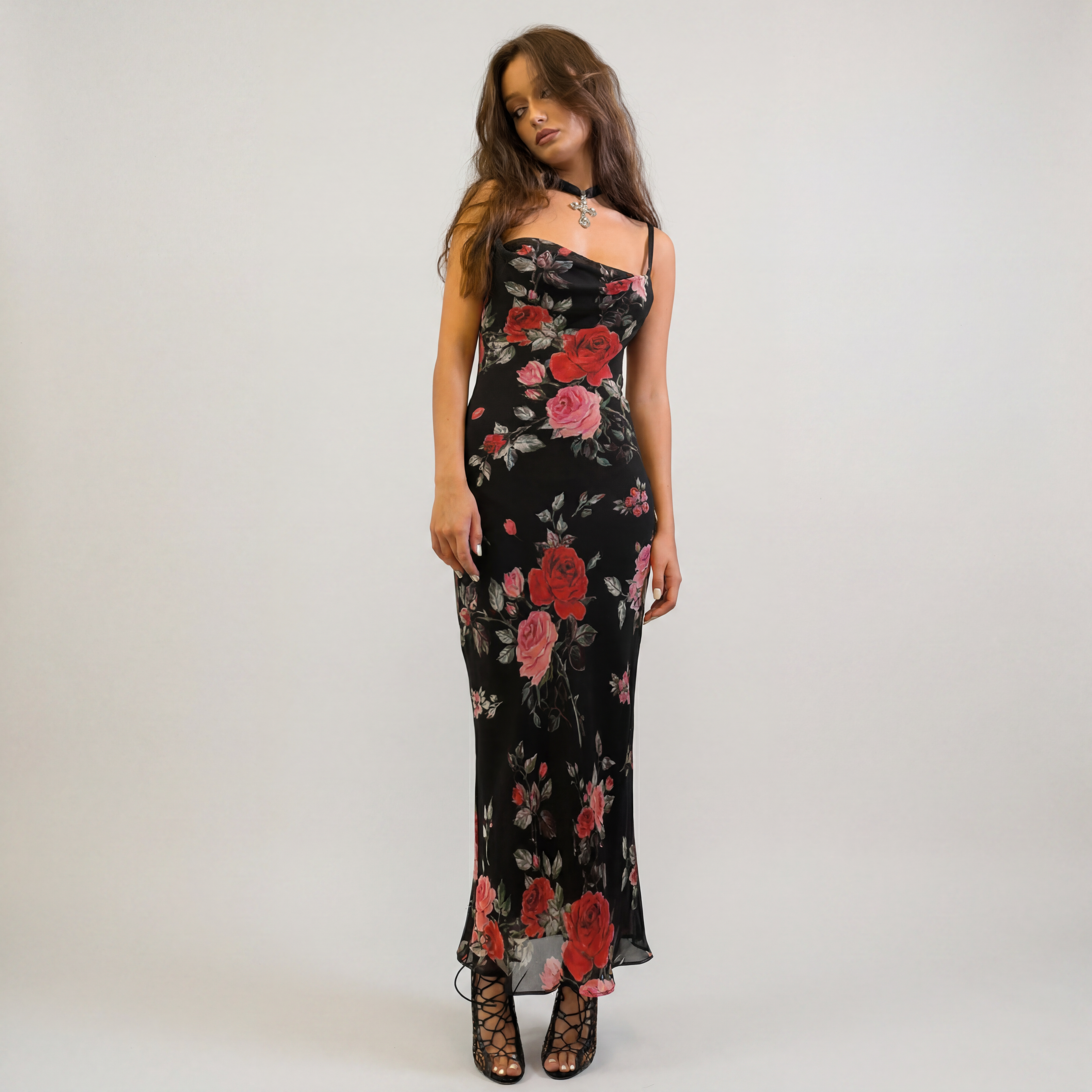 Šaty bodycon s květinovým vzorem a ramínky
