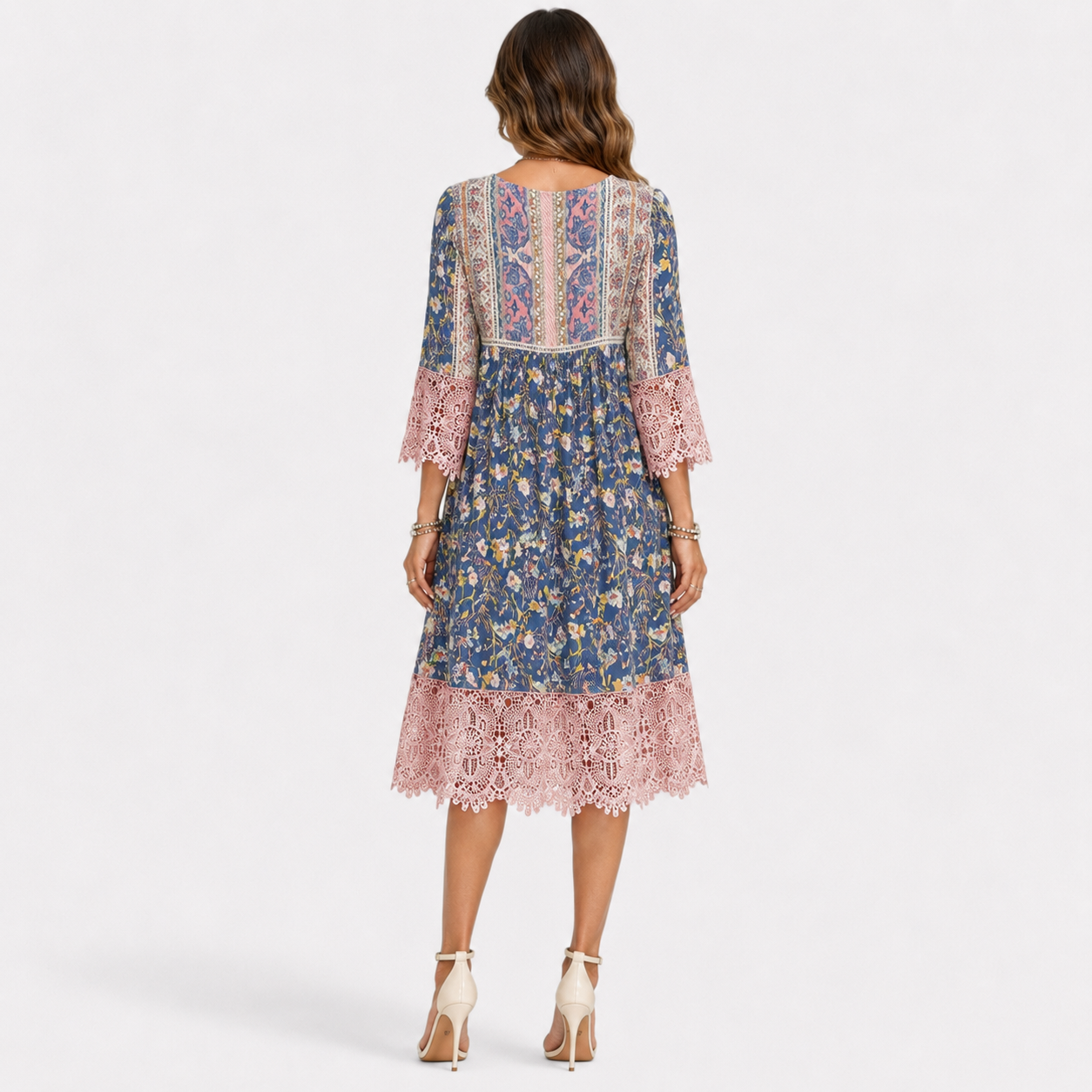 Casey - Boho šaty s krajkou a vintage květinovým vzorem
